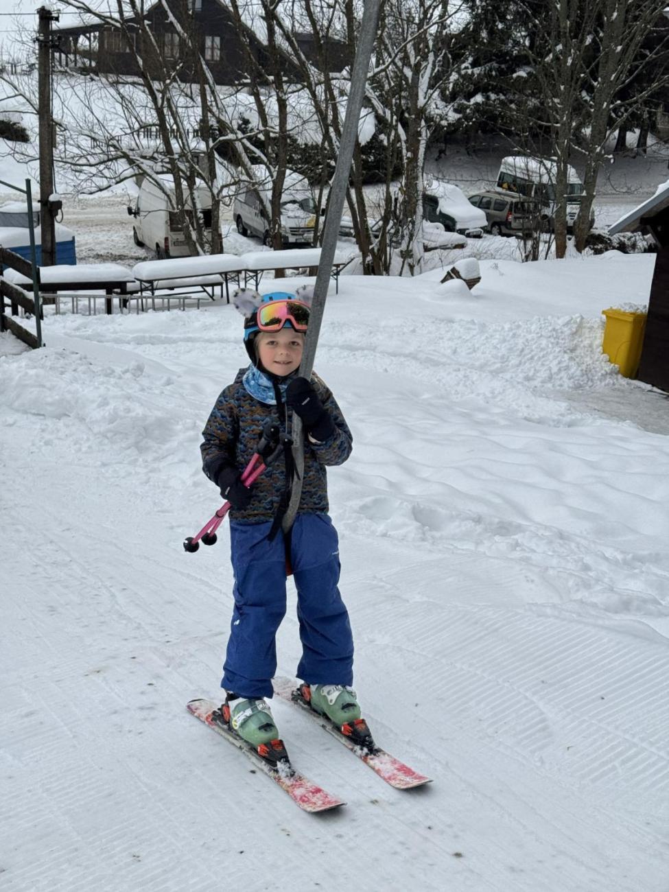 Den plný lyžování