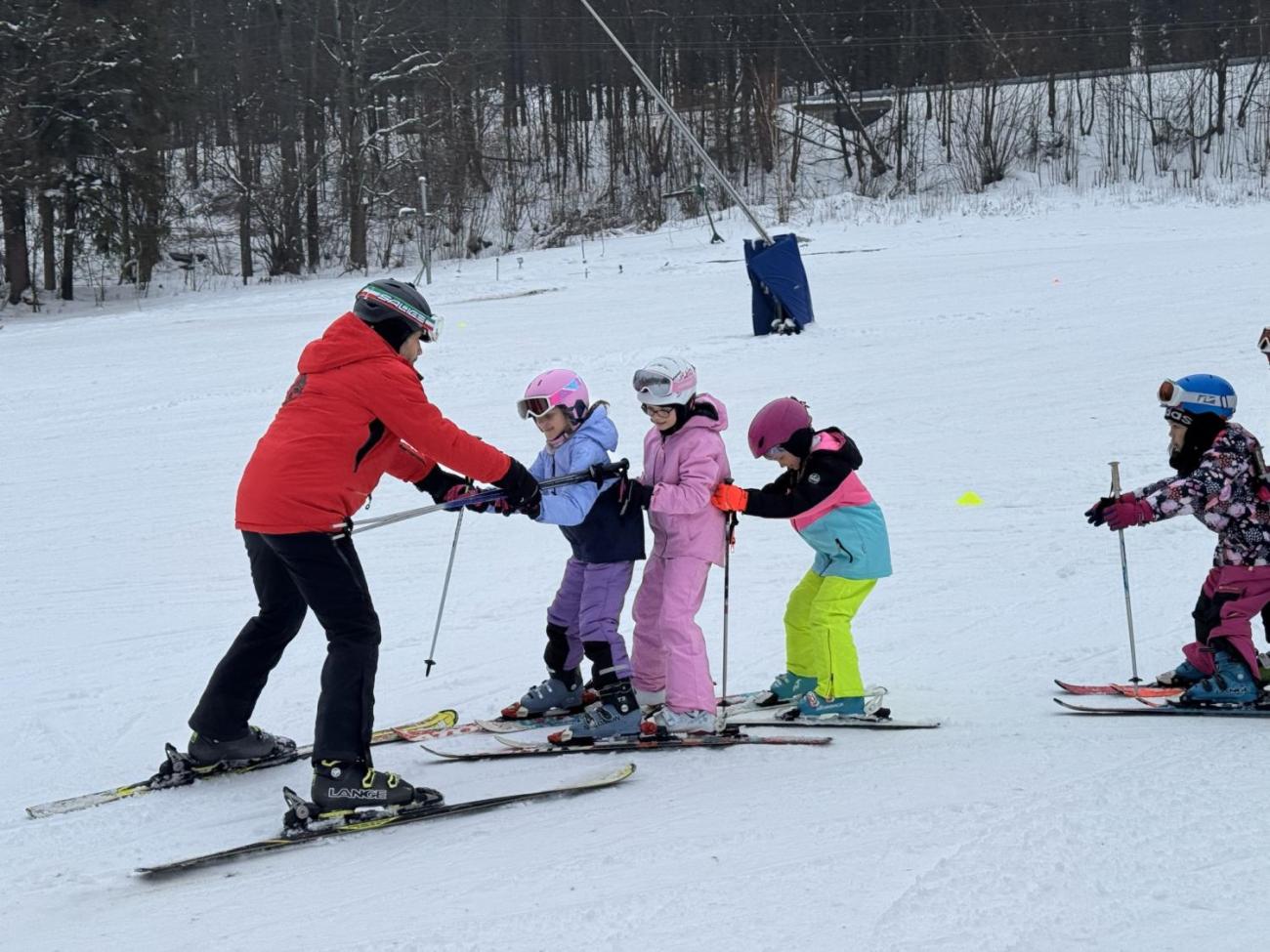 Den plný lyžování