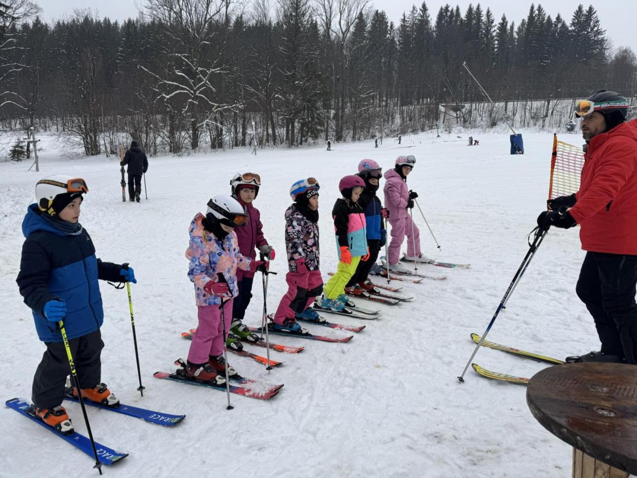 Den plný lyžování