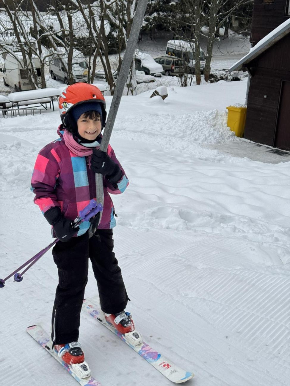 Den plný lyžování