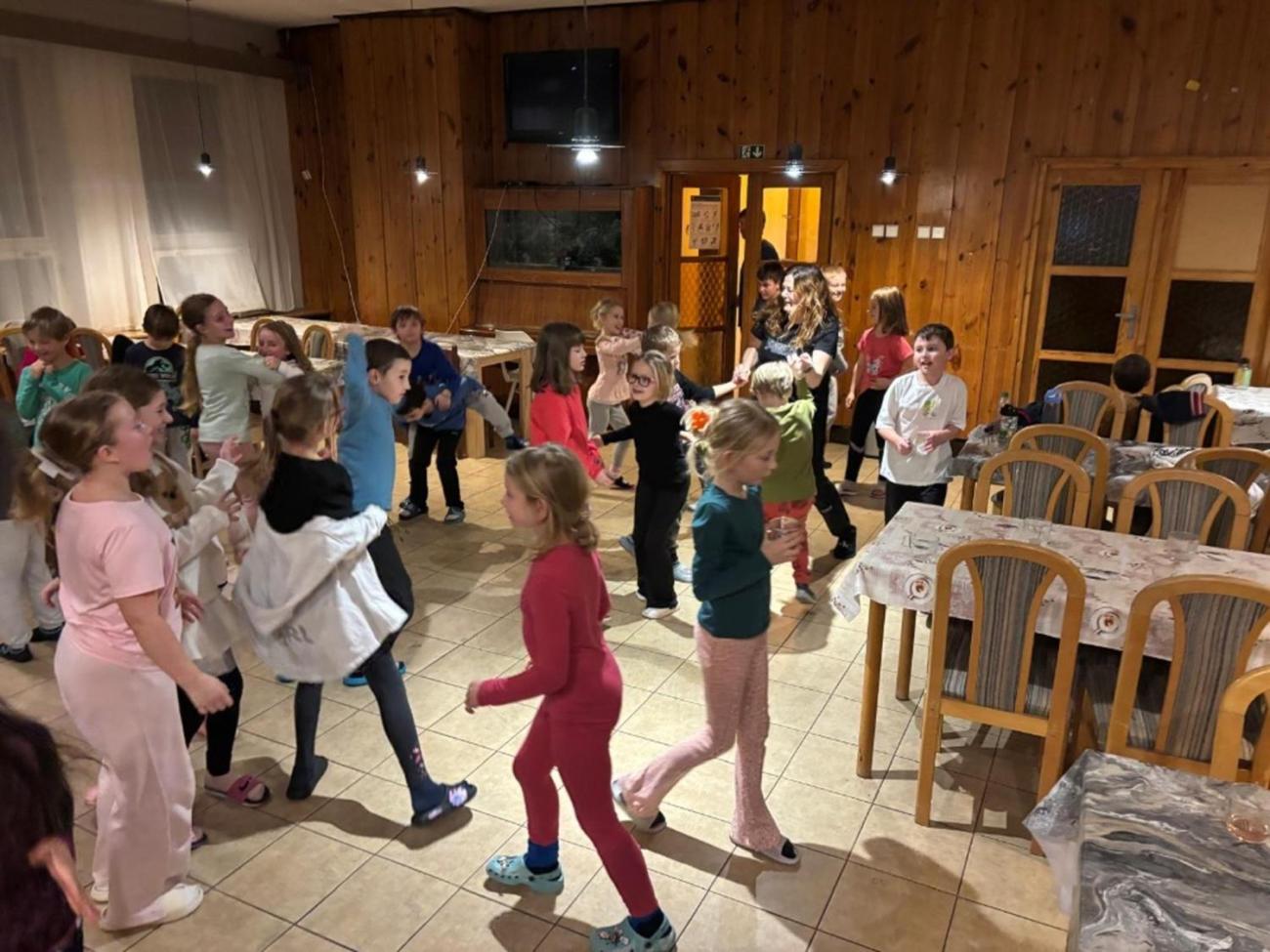 Den plný lyžování