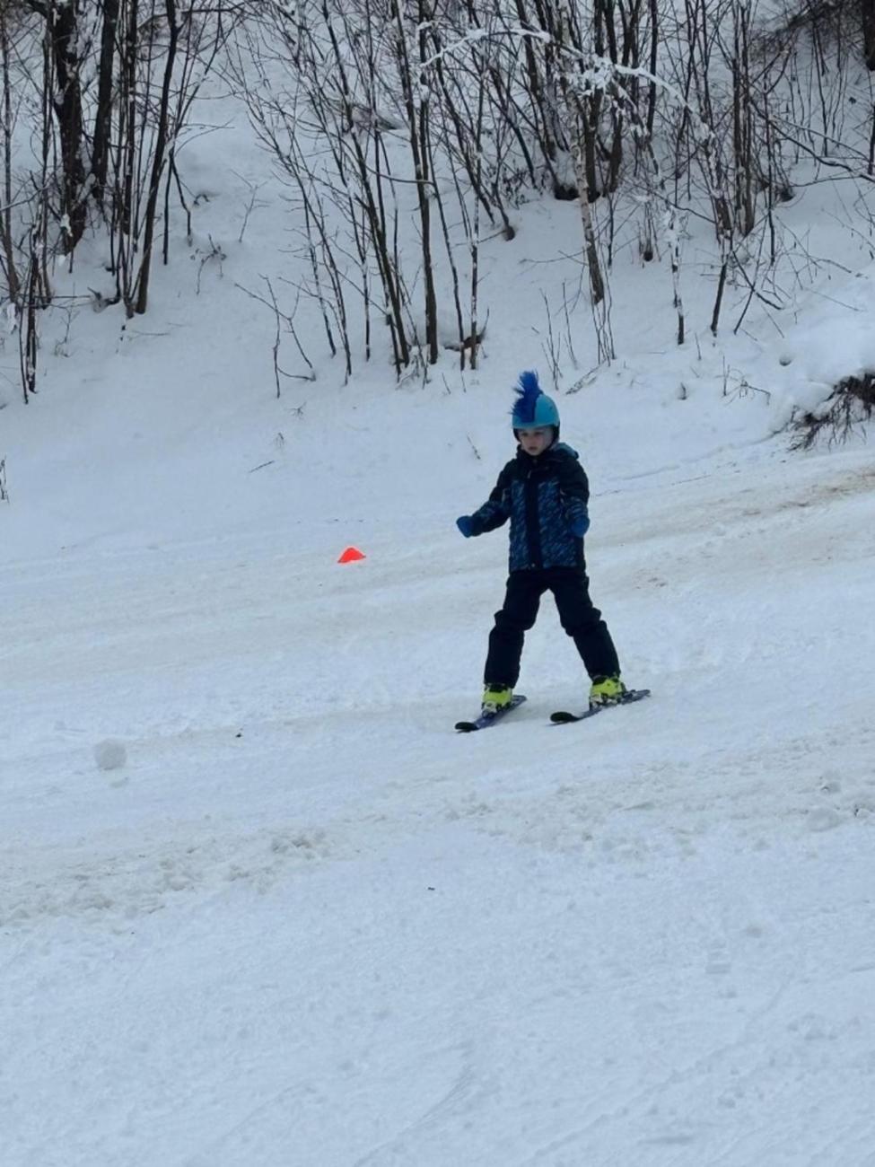 Den plný lyžování