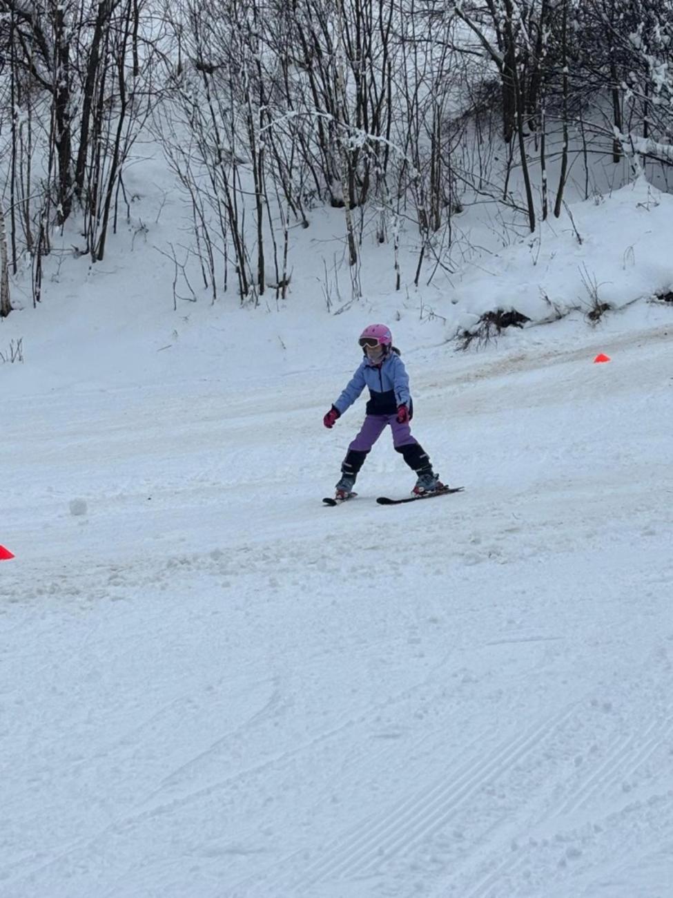 Den plný lyžování