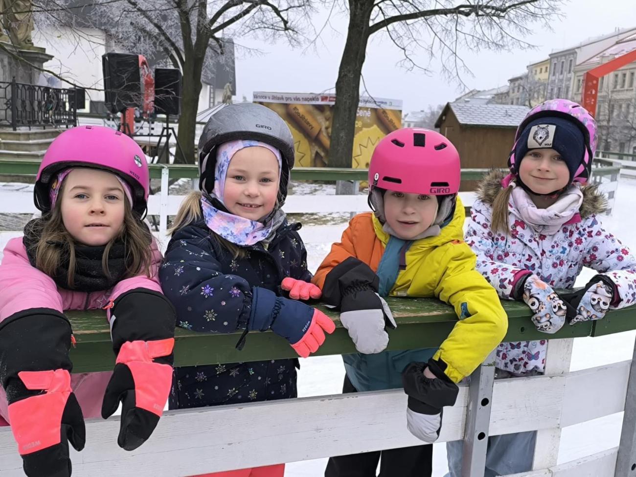 Hodina tělesné výchovy na bruslích 1.A