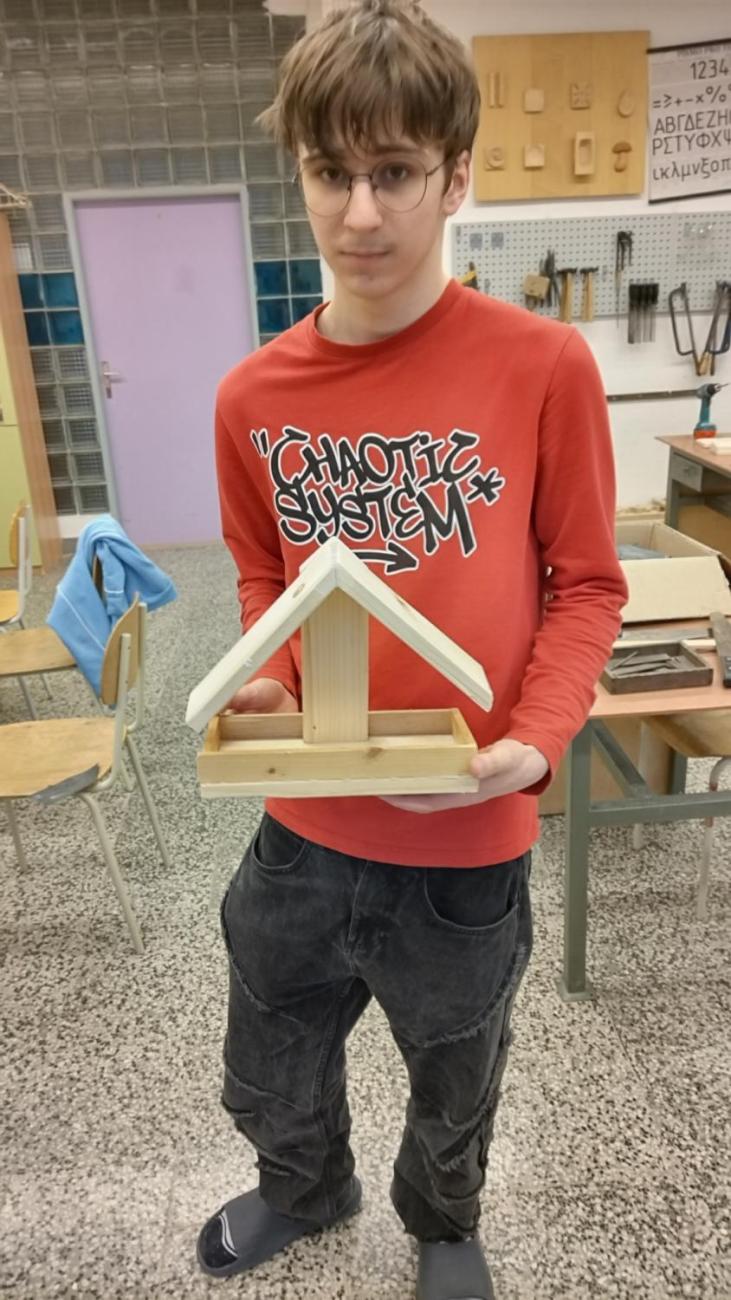 Vyrábíme krmítka i ptačí budky