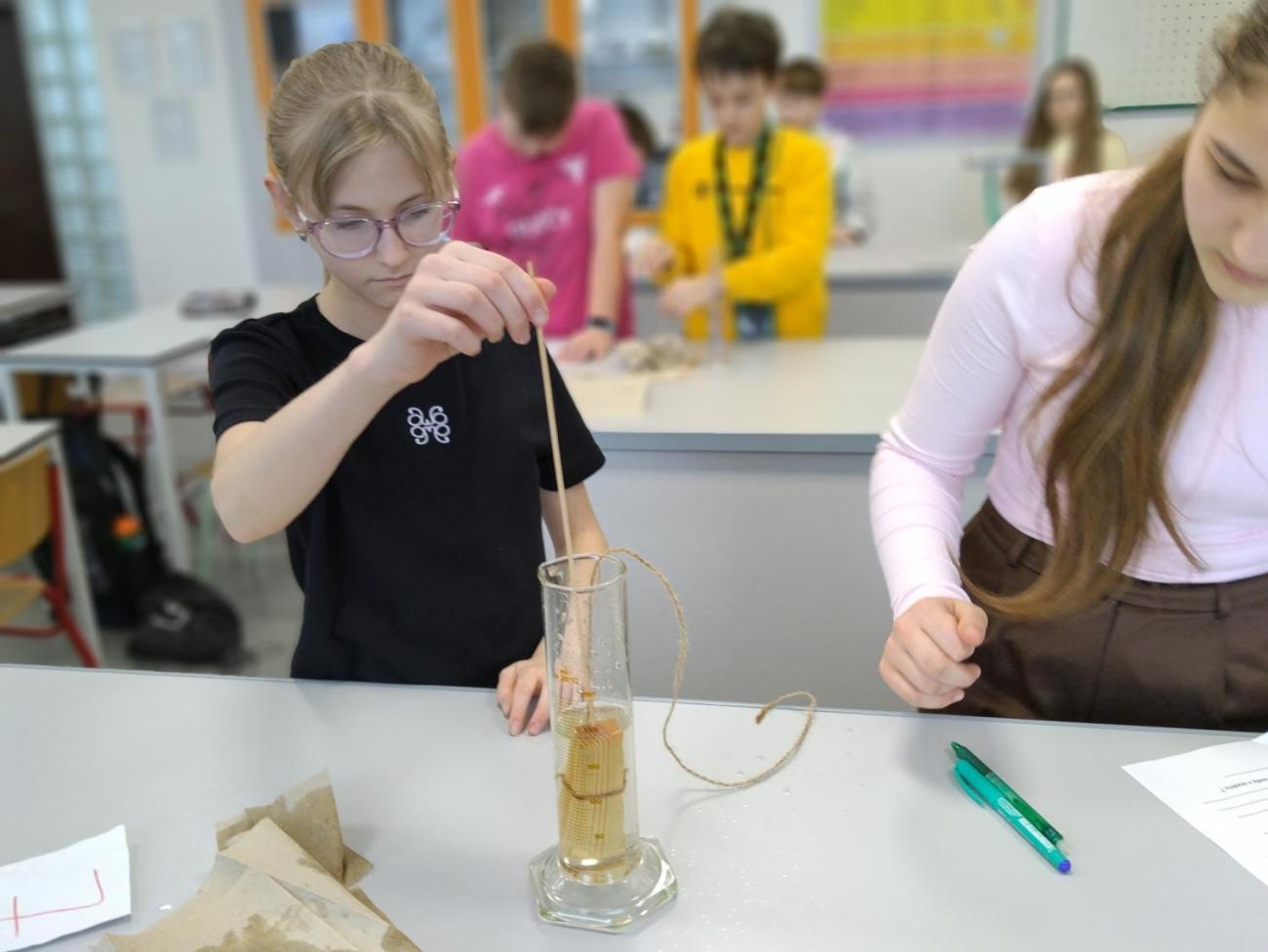 Praktická měření objemu – fyzika, 6. roč.