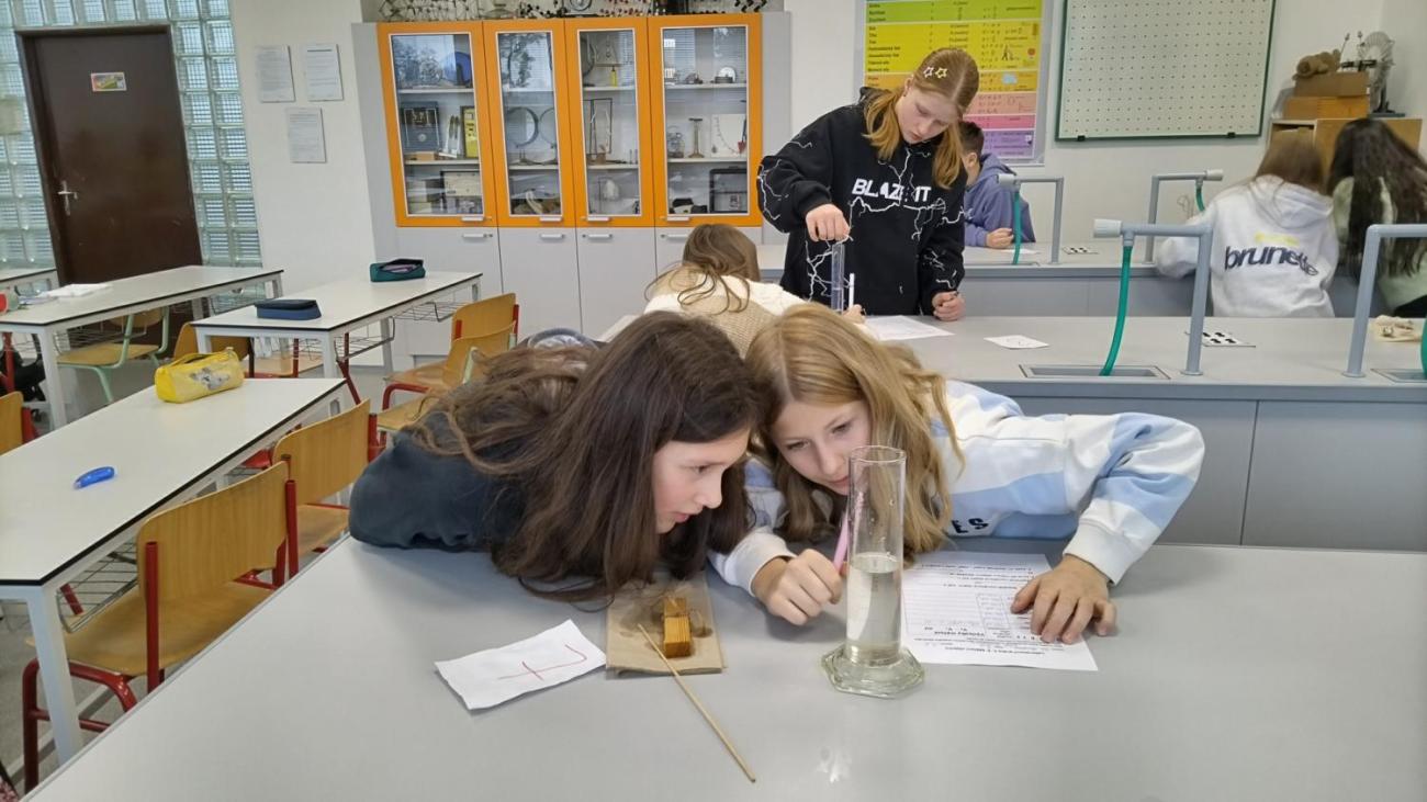 Praktická měření objemu – fyzika, 6. roč.