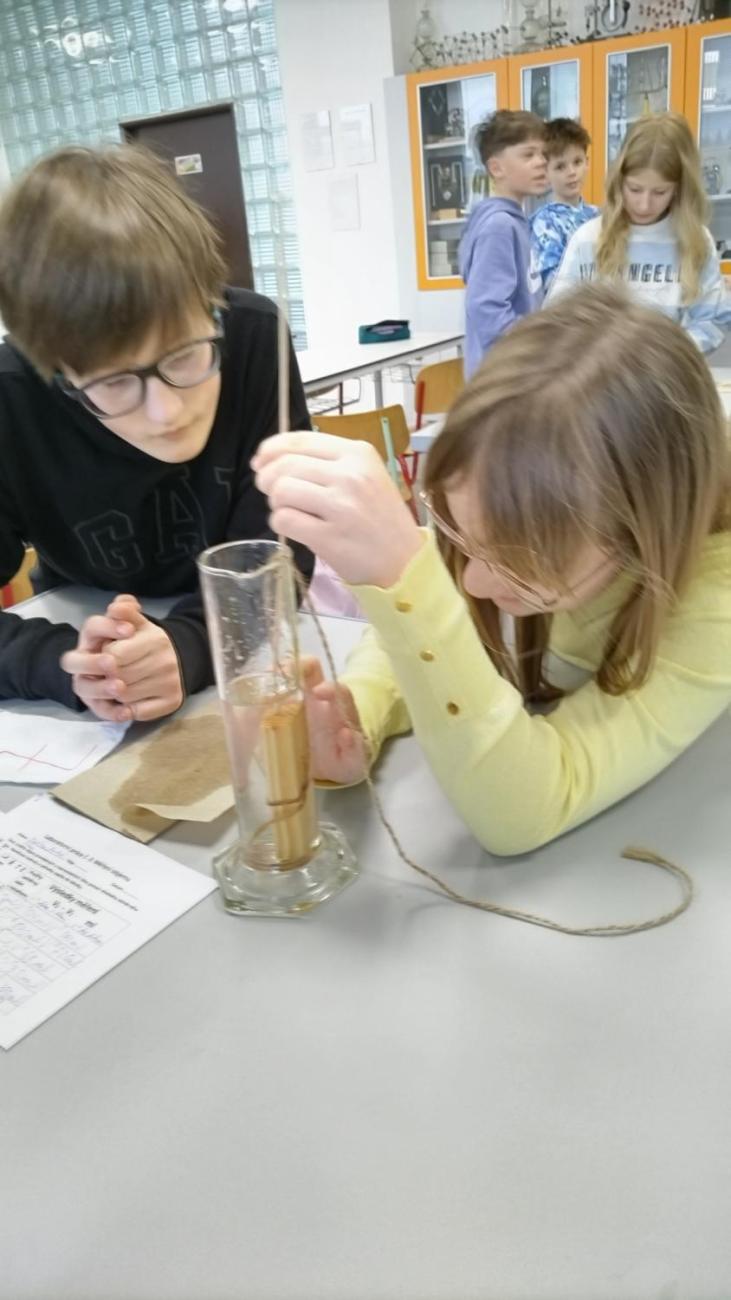 Praktická měření objemu – fyzika, 6. roč.