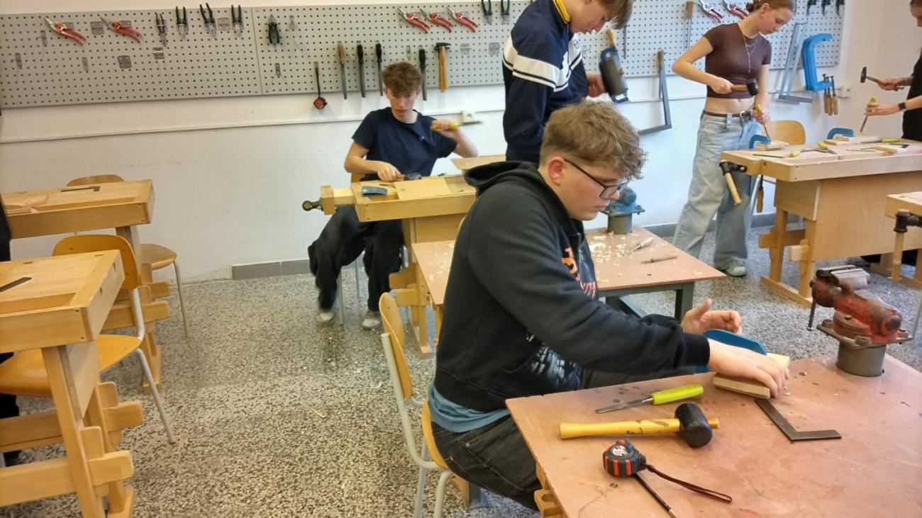 PRÁCE S DŘEVEM – DLABÁNÍ A ZHOTOVENÍ VLASTNÍHO VÝROBKU