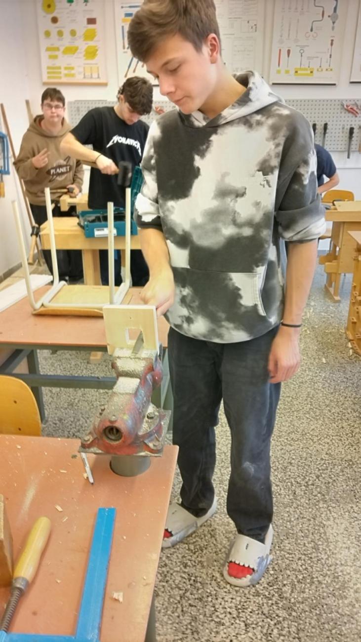 PRÁCE S DŘEVEM – DLABÁNÍ A ZHOTOVENÍ VLASTNÍHO VÝROBKU