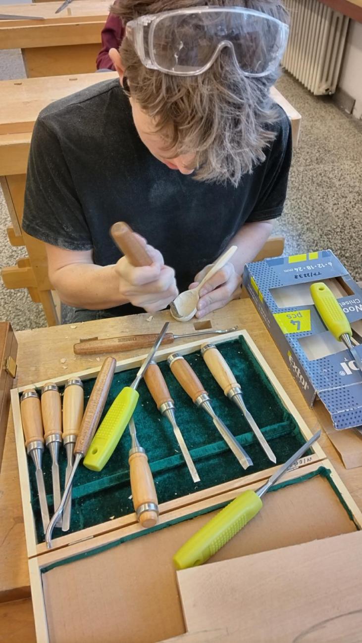 PRÁCE S DŘEVEM – DLABÁNÍ A ZHOTOVENÍ VLASTNÍHO VÝROBKU
