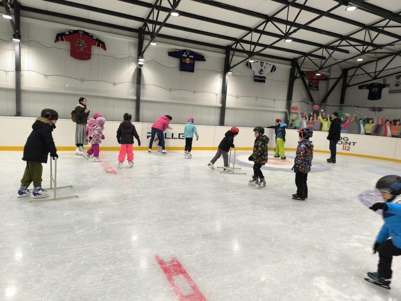 Bruslení 1.A na zimním stadionu ICE POINT 112