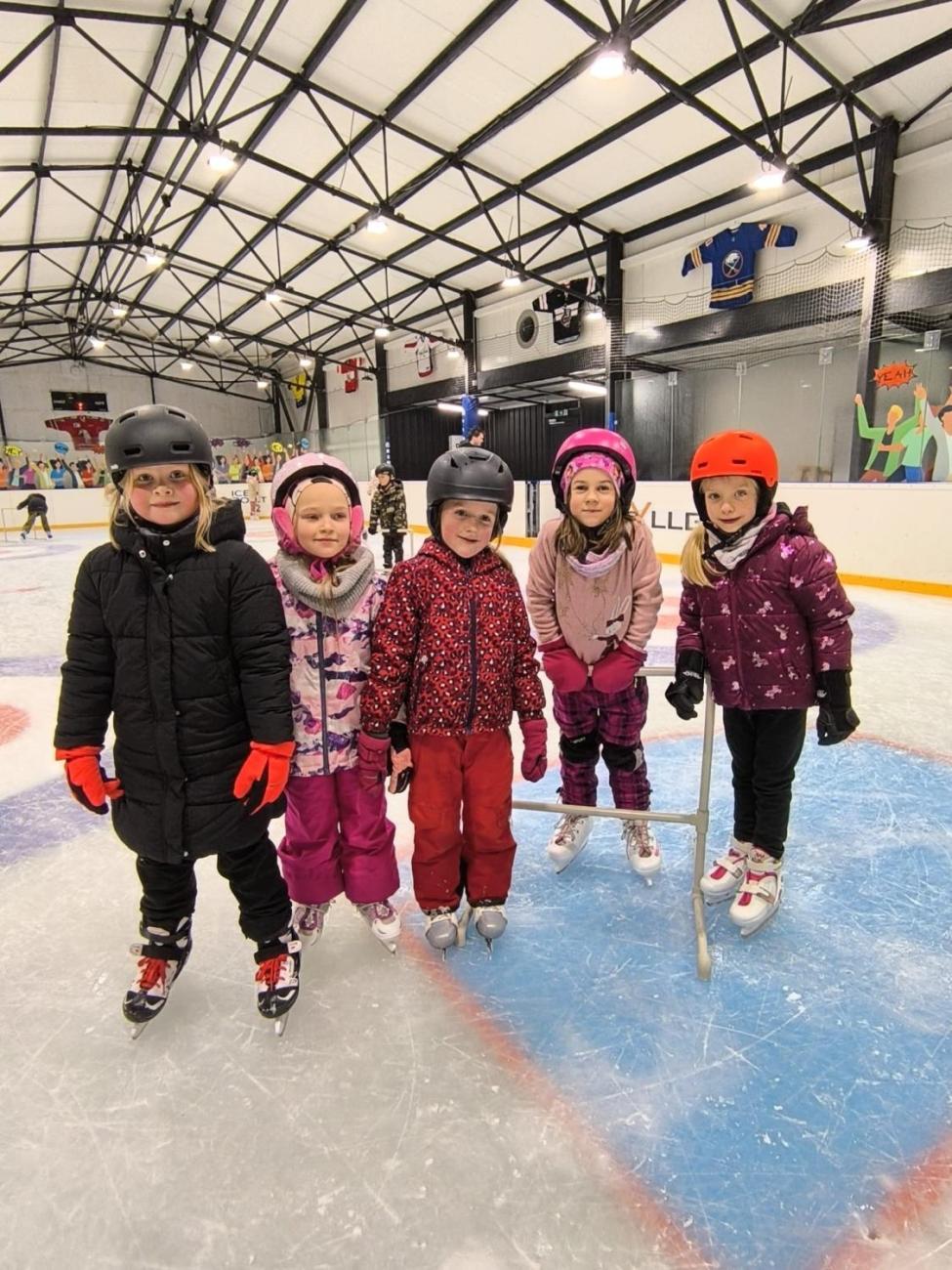 Bruslení 1.A na zimním stadionu ICE POINT 112