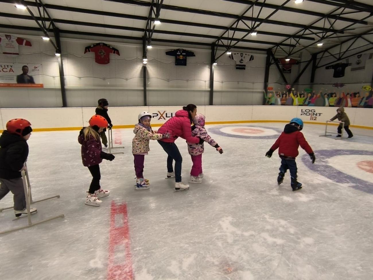 Bruslení 1.A na zimním stadionu ICE POINT 112