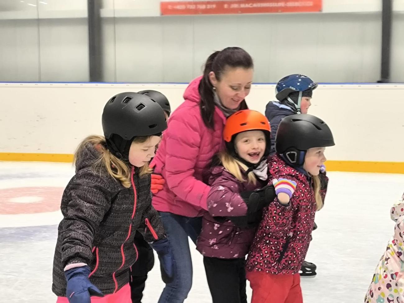 Bruslení 1.A na zimním stadionu ICE POINT 112