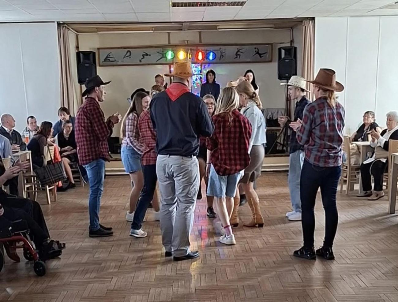 Předtančení na plese DTS Jihlava