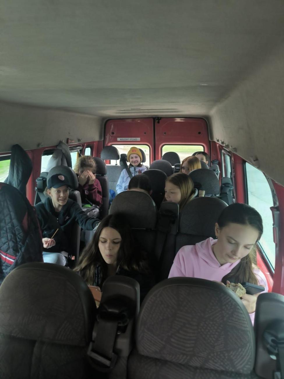 Baráž o postup na MČR ve florbalu – mladší žákyně uspěly!