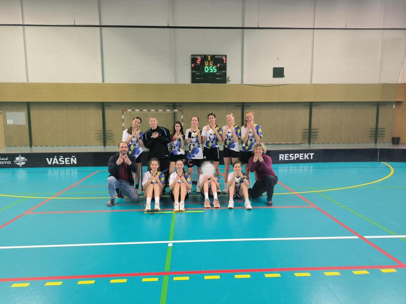 Baráž o postup na MČR ve florbalu – mladší žákyně uspěly!