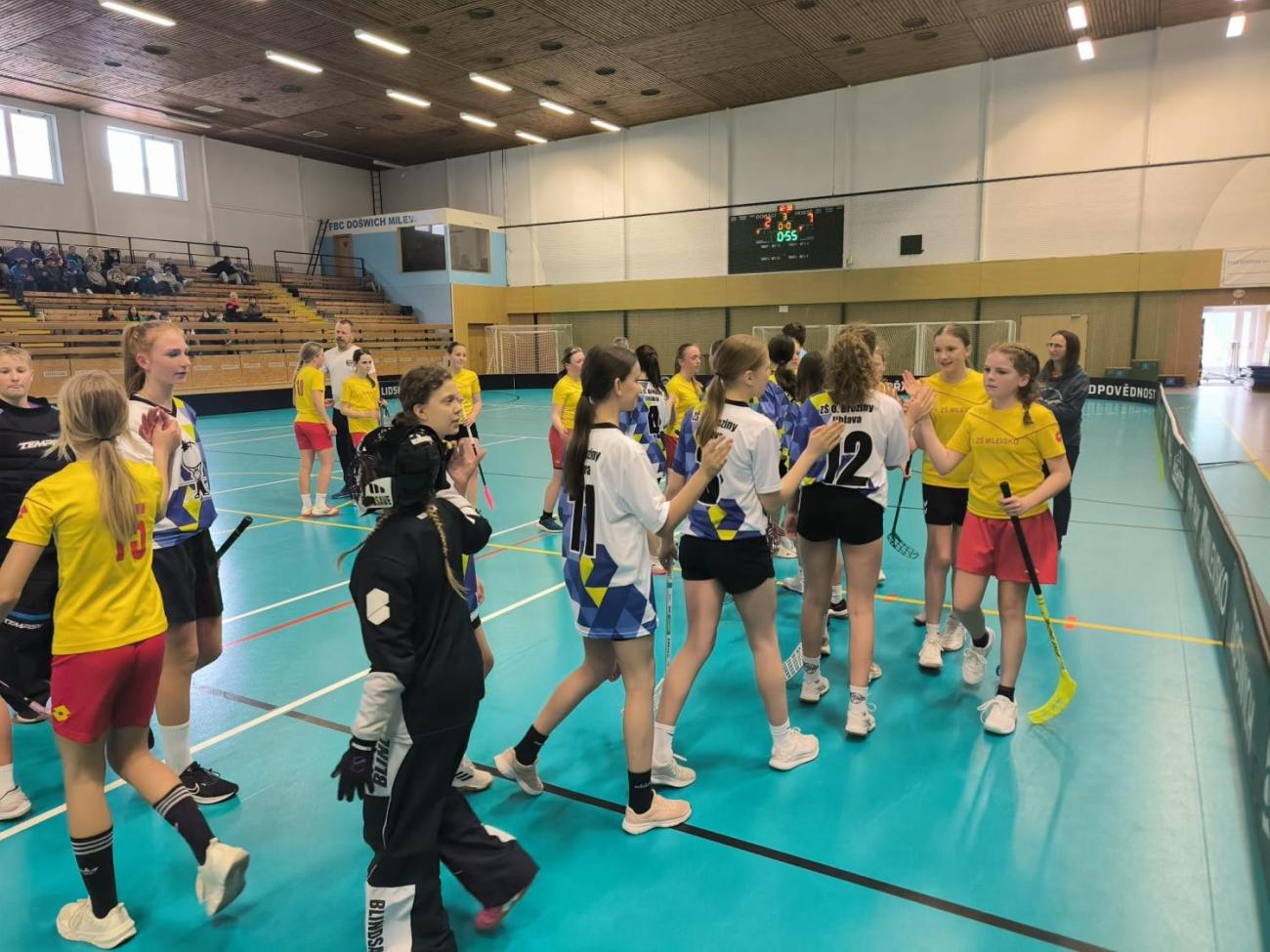 Baráž o postup na MČR ve florbalu – mladší žákyně uspěly!