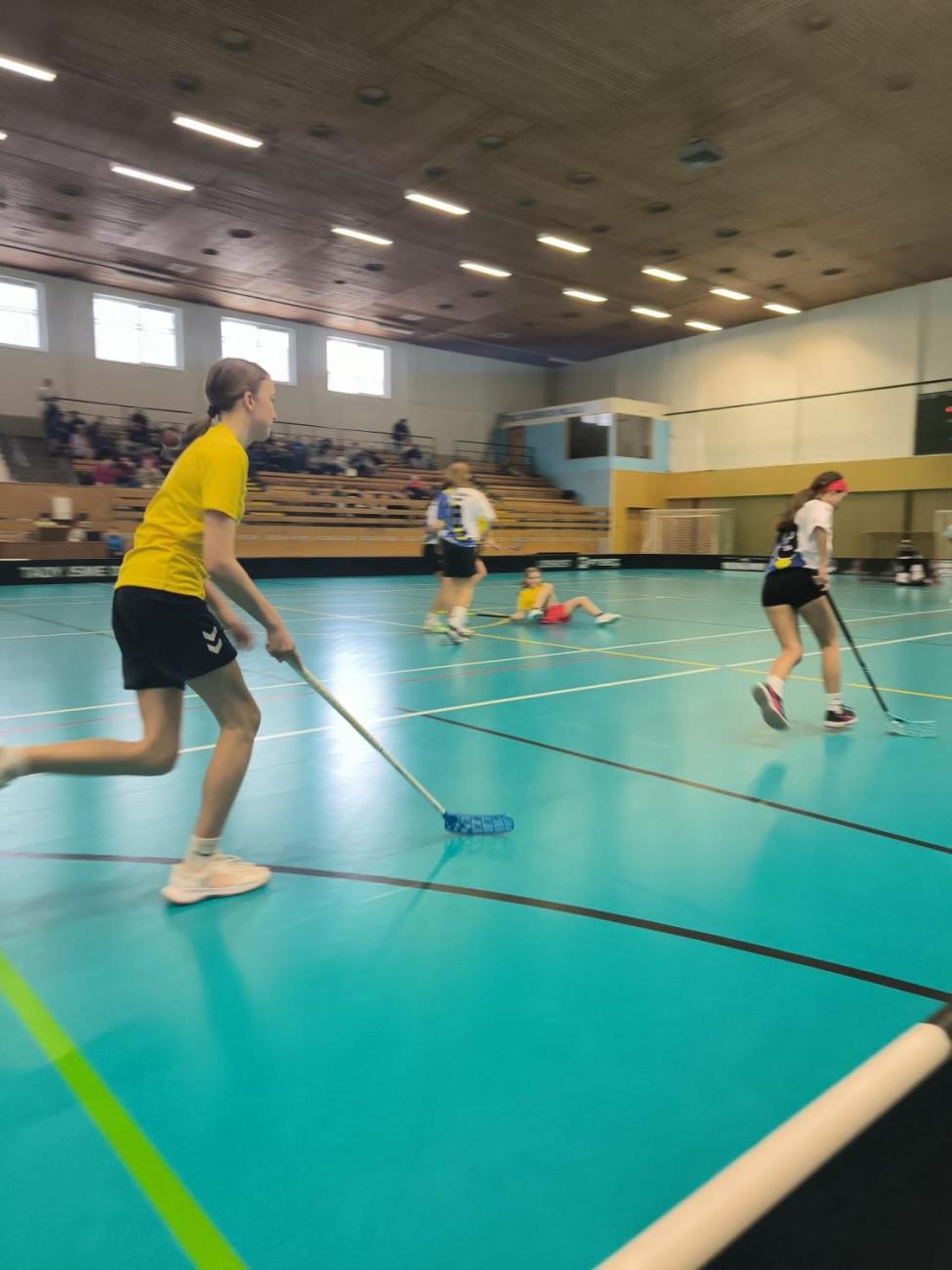 Baráž o postup na MČR ve florbalu – mladší žákyně uspěly!