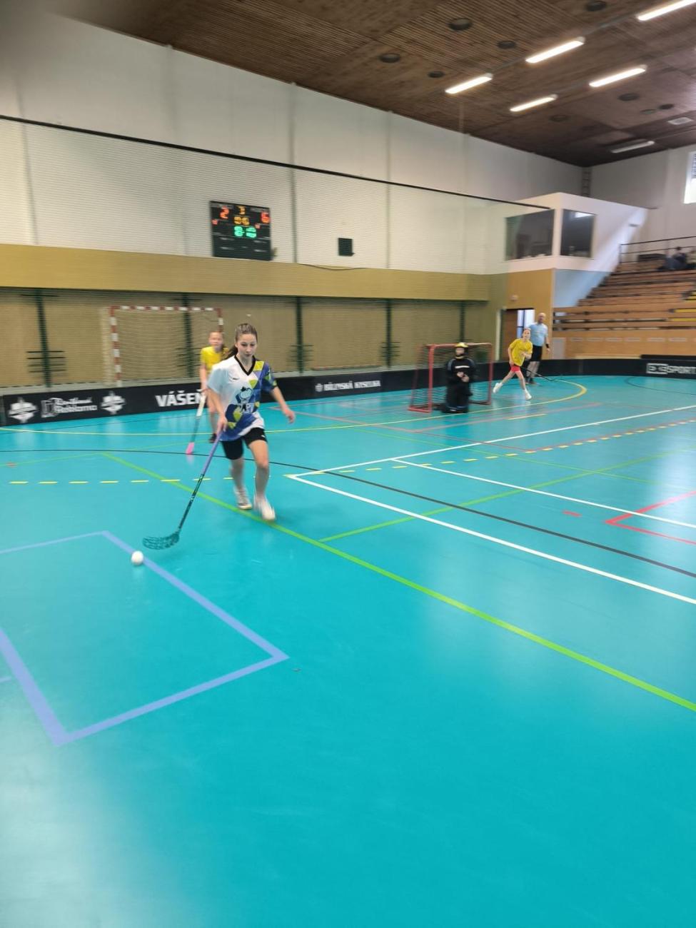 Baráž o postup na MČR ve florbalu – mladší žákyně uspěly!