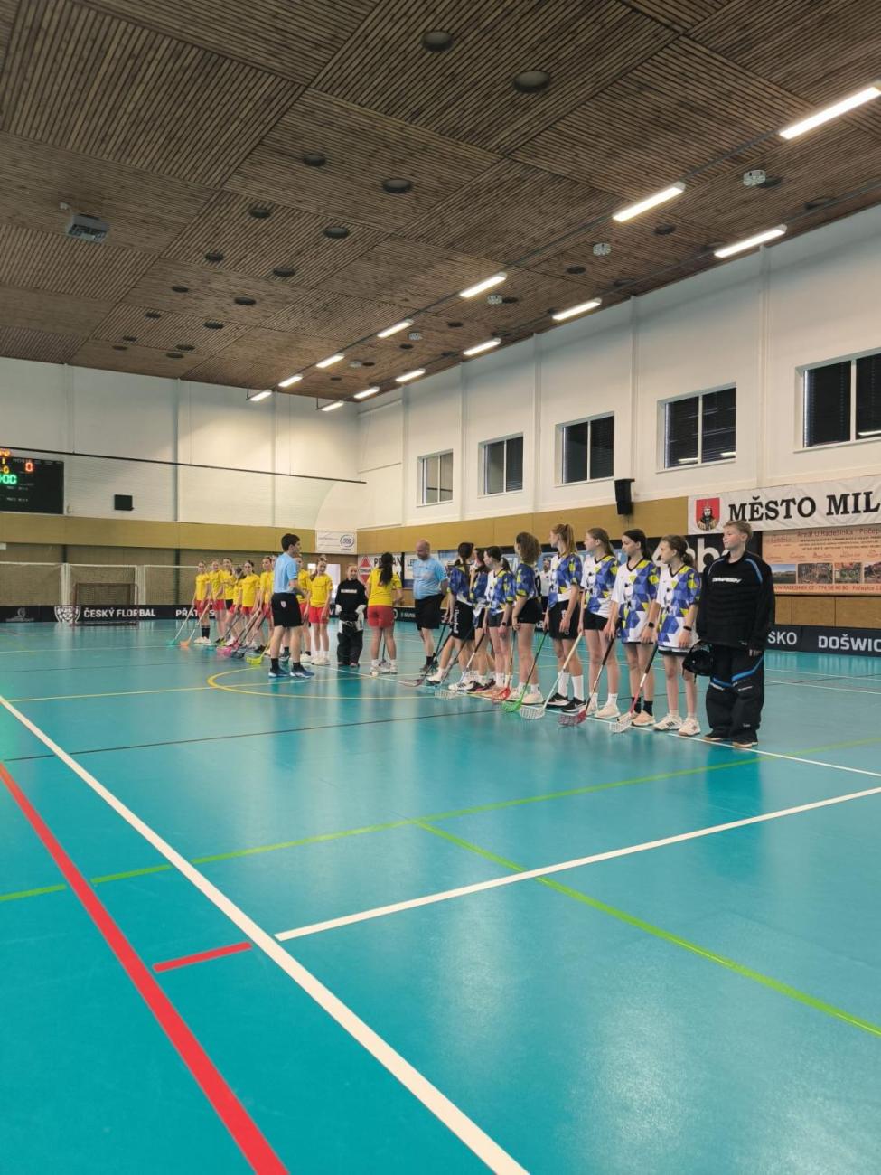 Baráž o postup na MČR ve florbalu – mladší žákyně uspěly!