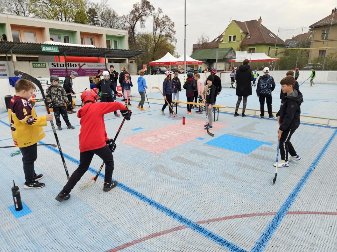 Hokejbalem proti drogám