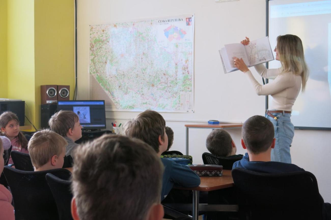 Beseda se spisovatelkou a ilustrátorkou Nelou Gálikovou 