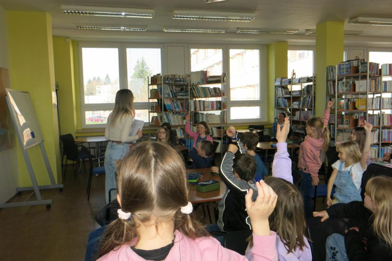 Beseda se spisovatelkou a ilustrátorkou Nelou Gálikovou 