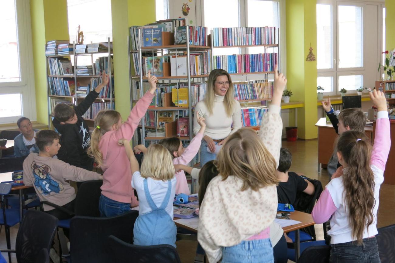 Beseda se spisovatelkou a ilustrátorkou Nelou Gálikovou 