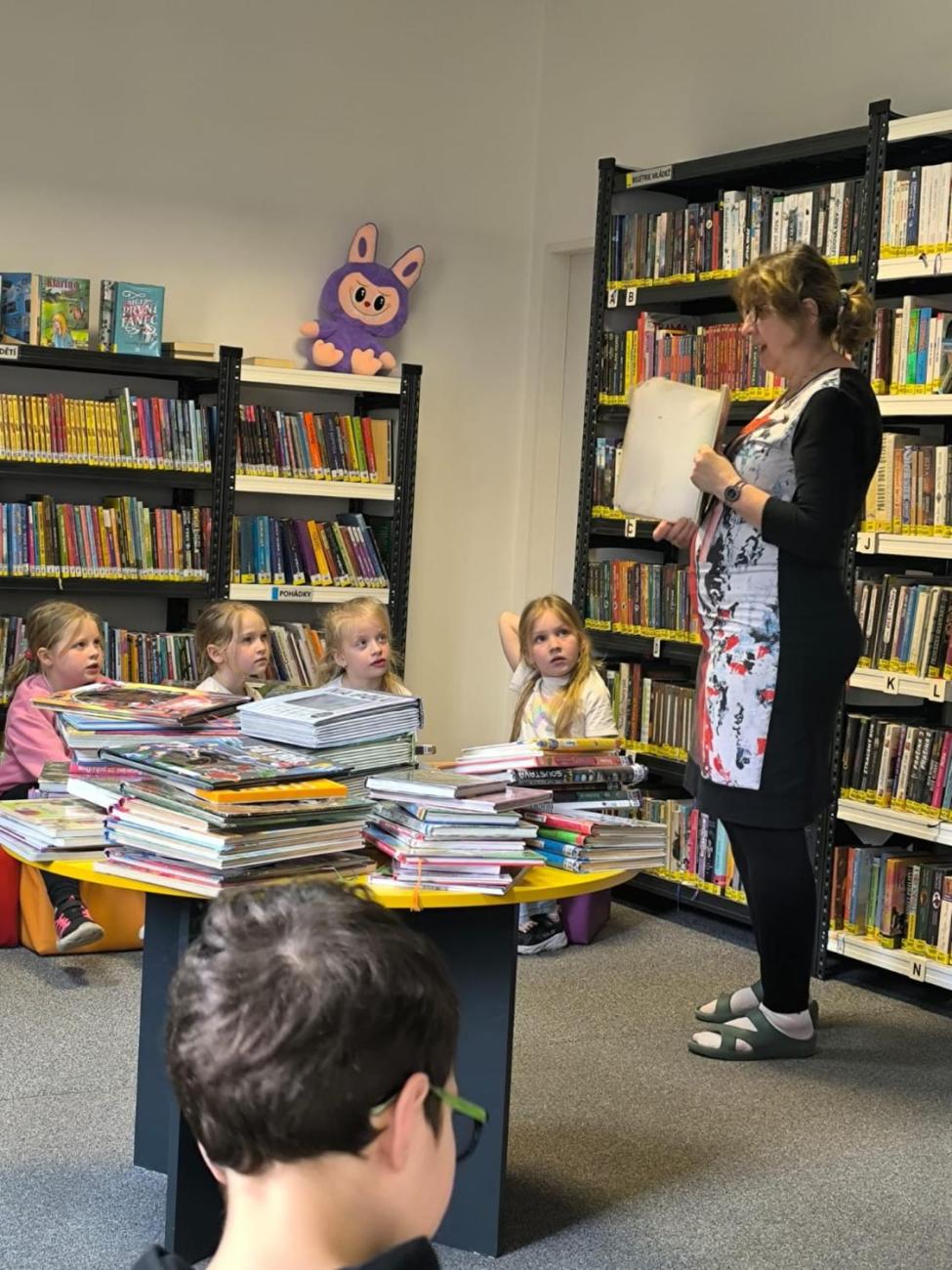 První návštěva knihovny  1.A
