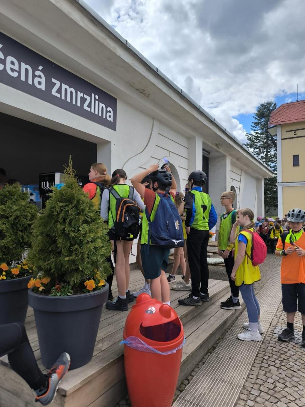 1. den cykloturistického kurzu 6.C v Řásné