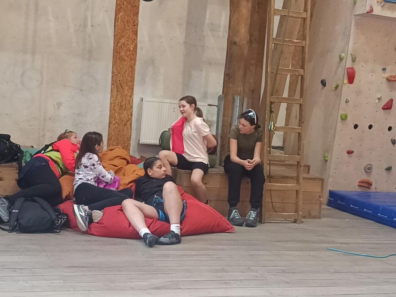 2. den cykloturistického kurzu 6.C – Javořice, Míchova skála a dobrodružství v Telči