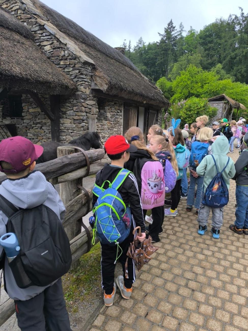 Návštěva Zoo Jihlava – program „Když jsem já sloužil“  1.A