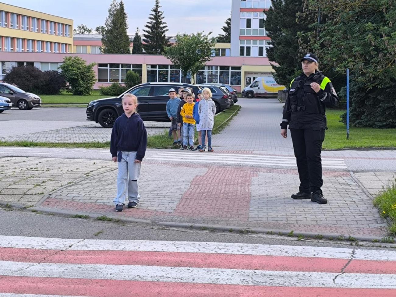 Spolupráce s městskou policií - Bezpečné přecházení vozovky 1.A