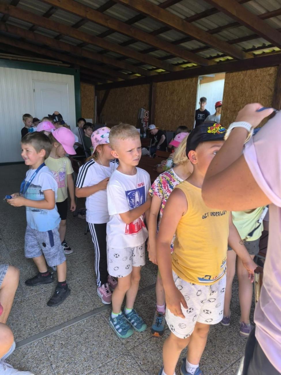 Poslední společné chvíle s deváťáky – výlet na letiště v Henčově