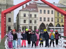 Hodina tělesné výchovy na bruslích 1.A
